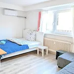 Apartamento With Ac, Full Kitchen, Self Check In, Parking, 8 Min To Sap Campus, Wi Fi *
