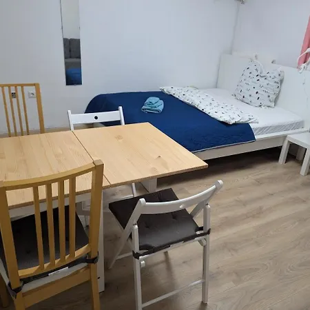 With Ac, Full Kitchen, Self Check In, Parking, 8 Min To Sap Campus, Wi Fi