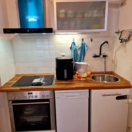 With Ac, Full Kitchen, Self Check In, Parking, 8 Min To Sap Campus, Wi Fi 왈도르프