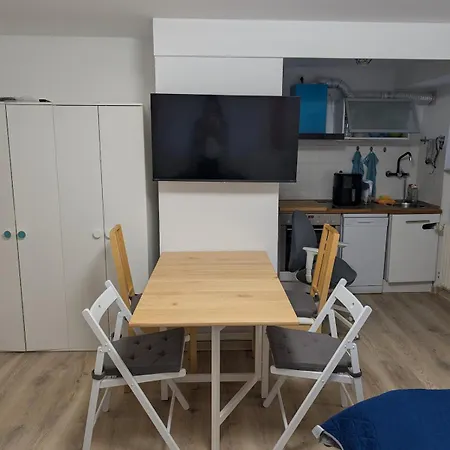 With Ac, Full Kitchen, Self Check In, Parking, 8 Min To Sap Campus, Wi Fi *